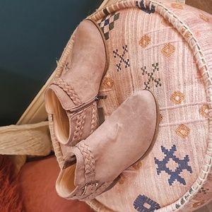 Lifestride Adrianna bootie size 6 1/2